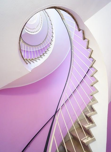 Architecture d'escaliers en spirale design