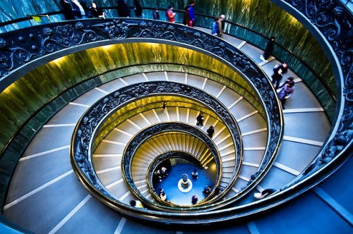 Architecture d'escaliers en spirale design